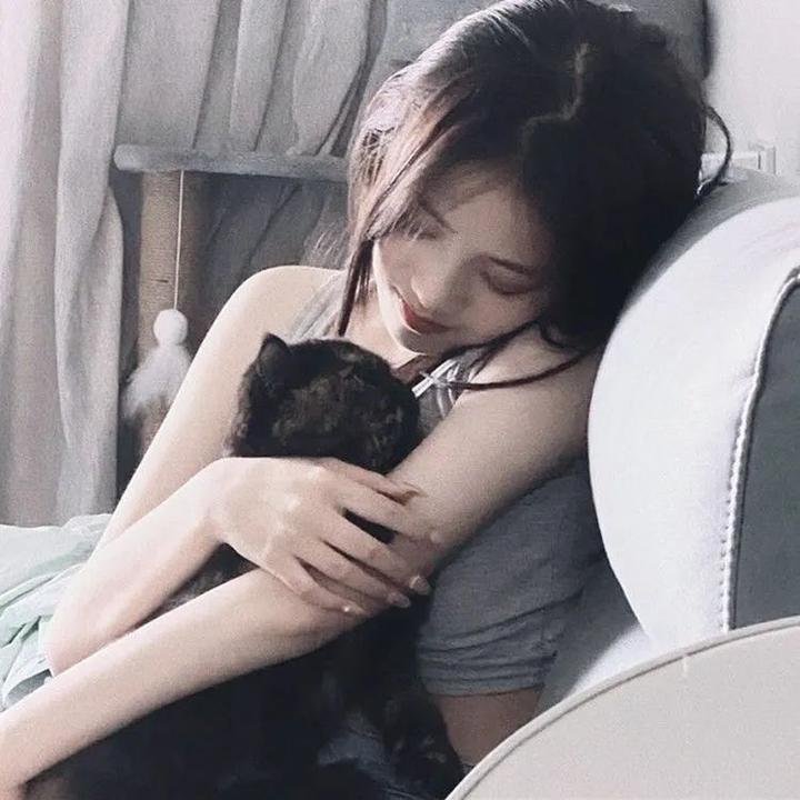 当她恋爱时电影海报